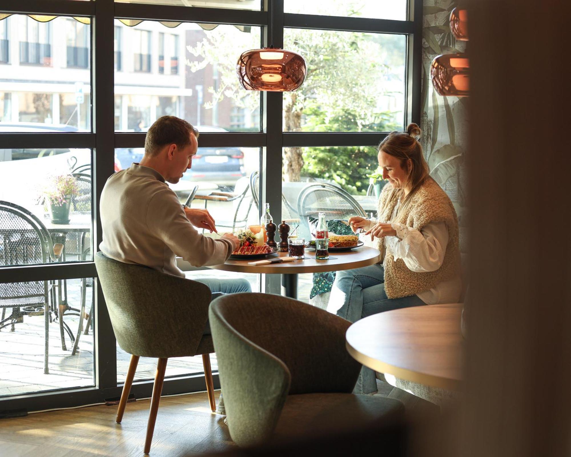 Hotel Restaurant De Zwaan Raalte Zewnętrze zdjęcie