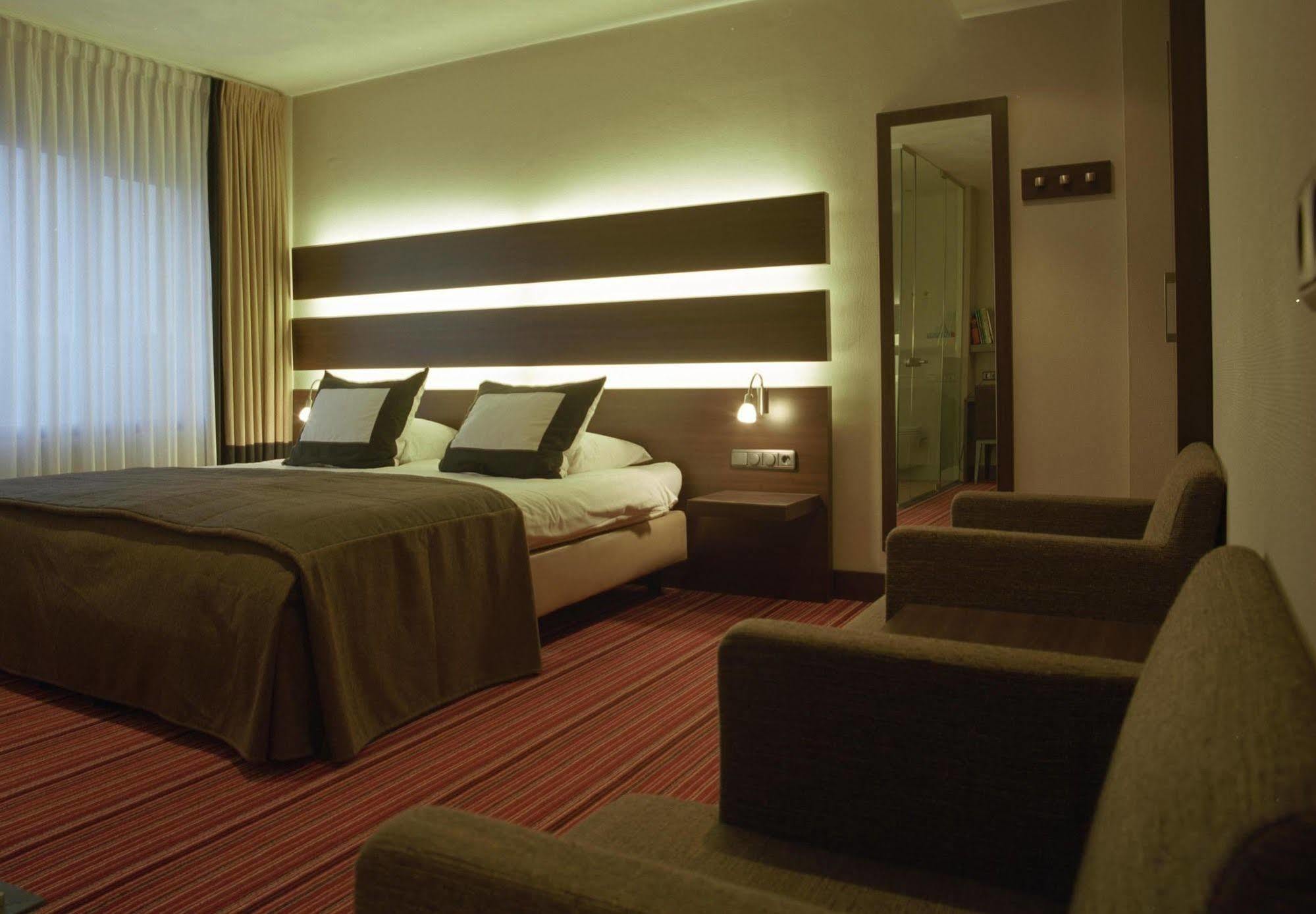 Hotel Restaurant De Zwaan Raalte Zewnętrze zdjęcie