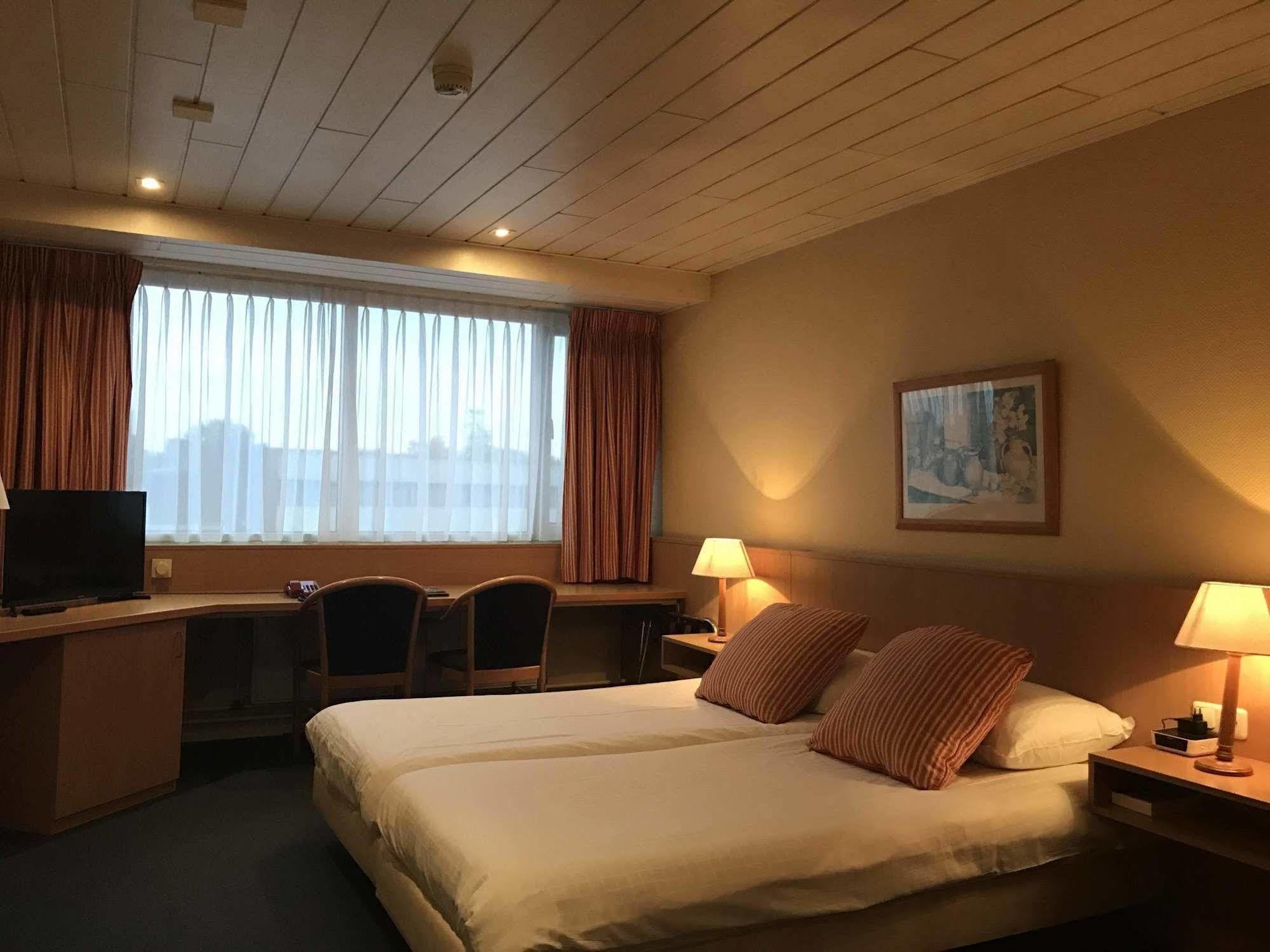 Hotel Restaurant De Zwaan Raalte Zewnętrze zdjęcie